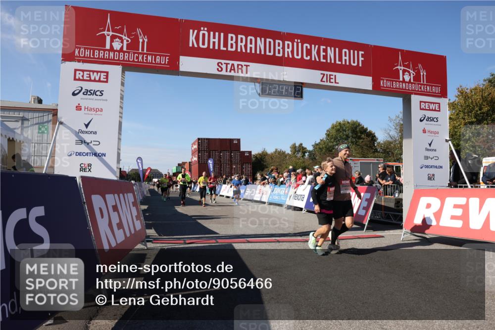 03.10.2025 - Köhlbrandbrückenlauf Lena Gebhardt http://msf.ph/oto/9056466 03.10.2025 13:24:42 Ziel 4535, 4786, 4810, 5150, 5394, 5527, 6039, 6113, 6114, 6149, 6150, 6198, 6210, 6211, 6473, 6551, 6598, 6599 meine-sportfotos.de
