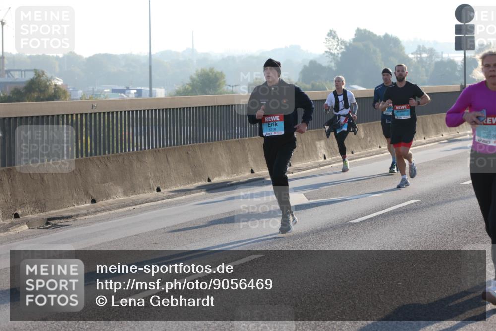 03.10.2025 - Köhlbrandbrückenlauf Lena Gebhardt http://msf.ph/oto/9056469 03.10.2025 09:17:29 Position 1 1216, 3766 meine-sportfotos.de