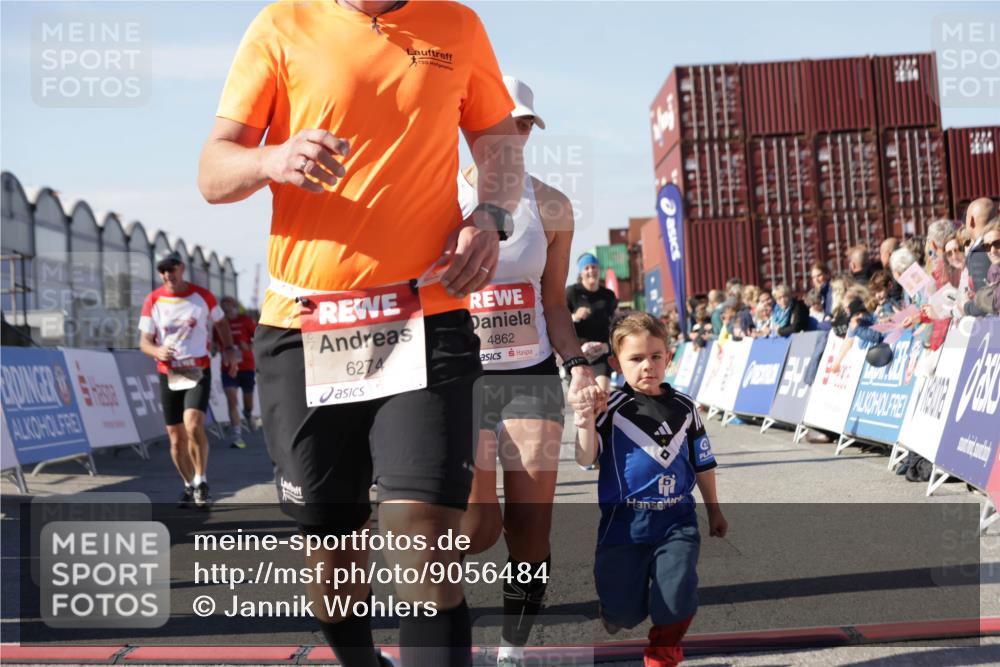 03.10.2025 - Köhlbrandbrückenlauf Jannik Wohlers http://msf.ph/oto/9056484 03.10.2025 13:10:56 Ziel 4352, 4370, 4401, 4412, 4506, 4547, 4689, 4862, 4933, 4998, 5103, 5791, 5965, 6274, 6330, 6449, 6450, 6665, 6797 meine-sportfotos.de