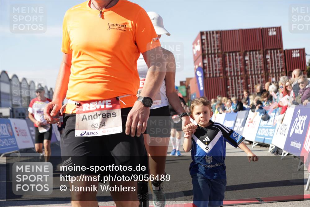 03.10.2025 - Köhlbrandbrückenlauf Jannik Wohlers http://msf.ph/oto/9056489 03.10.2025 13:10:56 Ziel 4352, 4370, 4401, 4412, 4506, 4547, 4689, 4862, 4933, 4998, 5103, 5791, 5965, 6274, 6330, 6449, 6450, 6665, 6797 meine-sportfotos.de