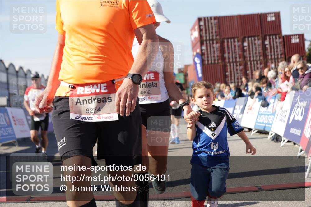 03.10.2025 - Köhlbrandbrückenlauf Jannik Wohlers http://msf.ph/oto/9056491 03.10.2025 13:10:56 Ziel 4352, 4370, 4401, 4412, 4506, 4547, 4689, 4862, 4933, 4998, 5103, 5791, 5965, 6274, 6330, 6449, 6450, 6665, 6797 meine-sportfotos.de