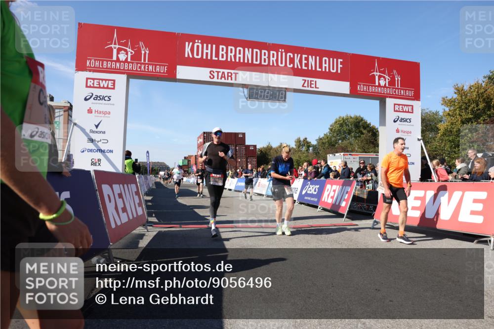 03.10.2025 - Köhlbrandbrückenlauf Lena Gebhardt http://msf.ph/oto/9056496 03.10.2025 13:08:19 Ziel 4307, 4409, 4768, 5243, 5804, 5994, 6021, 6569, 6774, 6824 meine-sportfotos.de