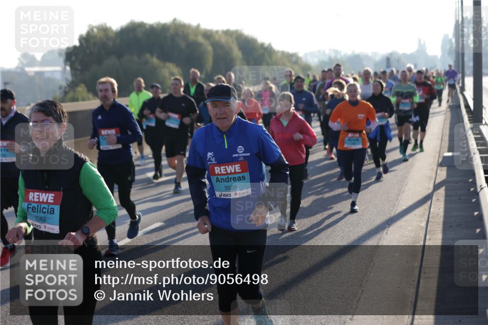 03.10.2025 - Köhlbrandbrückenlauf Jannik Wohlers http://msf.ph/oto/9056498 03.10.2025 09:20:58 Position 3 14, 3582, 3509 meine-sportfotos.de