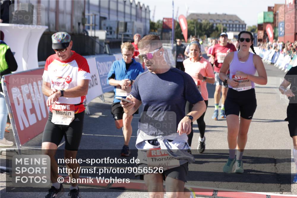 03.10.2025 - Köhlbrandbrückenlauf Jannik Wohlers http://msf.ph/oto/9056526 03.10.2025 13:10:58 Ziel 4352, 4370, 4401, 4412, 4506, 4547, 4689, 4862, 4933, 4998, 5103, 5791, 5965, 6274, 6330, 6449, 6450, 6665, 6797 meine-sportfotos.de