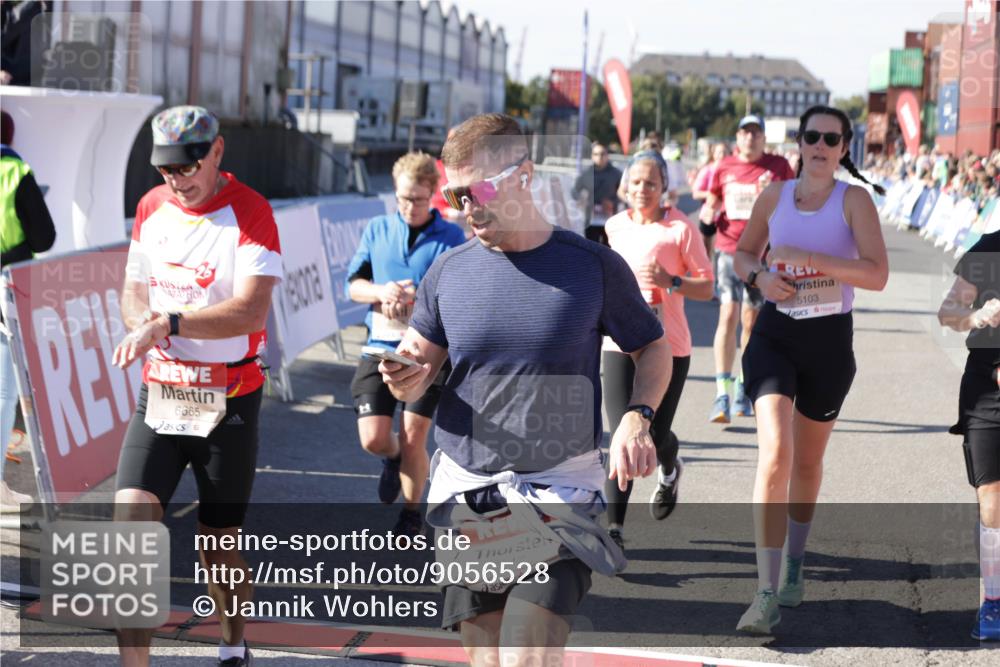 03.10.2025 - Köhlbrandbrückenlauf Jannik Wohlers http://msf.ph/oto/9056528 03.10.2025 13:10:58 Ziel 4352, 4370, 4401, 4412, 4506, 4547, 4689, 4862, 4933, 4998, 5103, 5791, 5965, 6274, 6330, 6449, 6450, 6665, 6797 meine-sportfotos.de