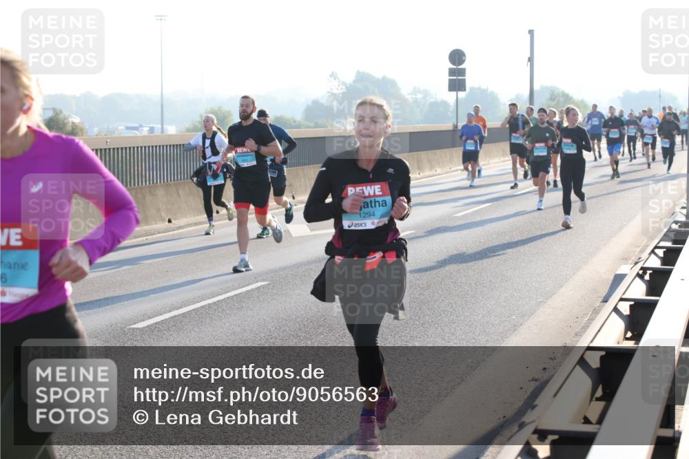 03.10.2025 - Köhlbrandbrückenlauf Lena Gebhardt http://msf.ph/oto/9056563 03.10.2025 09:17:31 Position 1 6, 1294 meine-sportfotos.de