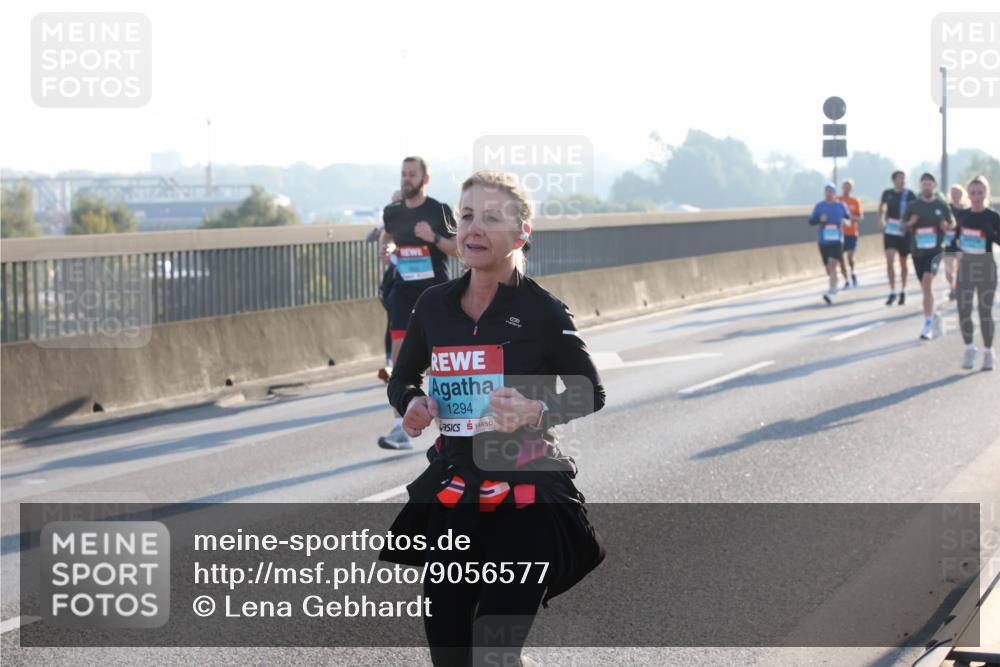 03.10.2025 - Köhlbrandbrückenlauf Lena Gebhardt http://msf.ph/oto/9056577 03.10.2025 09:17:32 Position 1 1294 meine-sportfotos.de