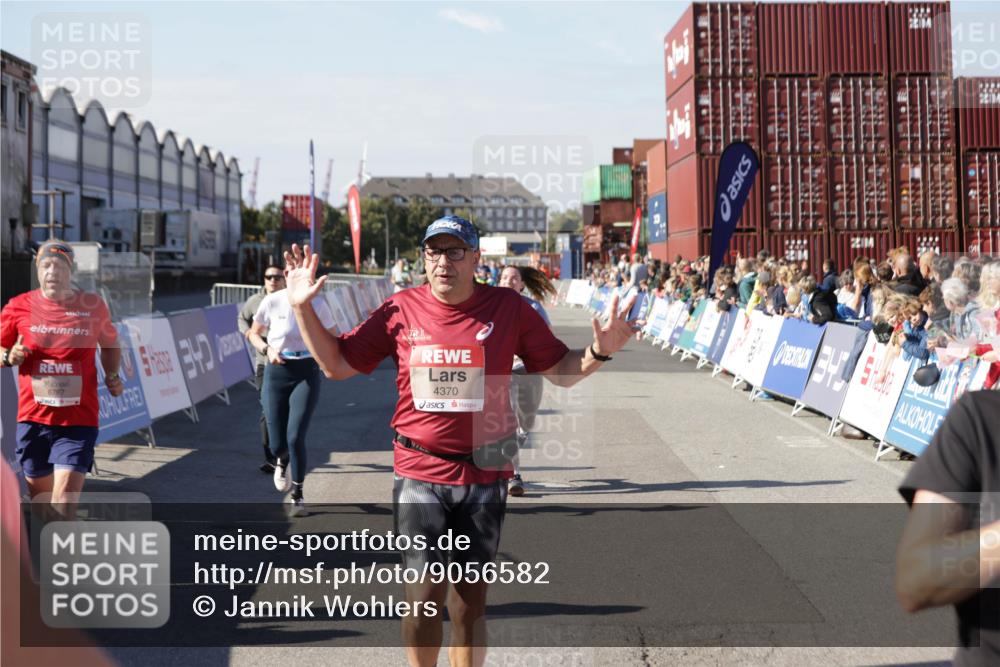 03.10.2025 - Köhlbrandbrückenlauf Jannik Wohlers http://msf.ph/oto/9056582 03.10.2025 13:11:00 Ziel 4352, 4370, 4401, 4506, 4547, 4689, 4862, 4933, 4998, 5103, 5791, 5965, 6274, 6330, 6449, 6450, 6665, 6797 meine-sportfotos.de