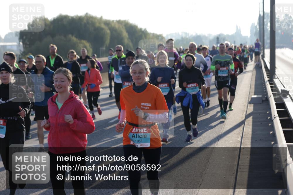 03.10.2025 - Köhlbrandbrückenlauf Jannik Wohlers http://msf.ph/oto/9056592 03.10.2025 09:21:00 Position 3 1858, 1147 meine-sportfotos.de