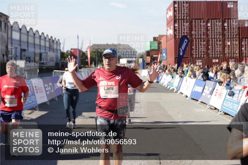 03.10.2025 - Köhlbrandbrückenlauf Jannik Wohlers http://msf.ph/oto/9056593 03.10.2025 13:11:00 Ziel 4352, 4370, 4401, 4506, 4547, 4689, 4862, 4933, 4998, 5103, 5791, 5965, 6274, 6330, 6449, 6450, 6665, 6797 meine-sportfotos.de