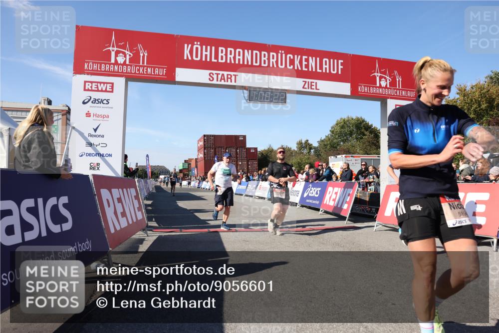 03.10.2025 - Köhlbrandbrückenlauf Lena Gebhardt http://msf.ph/oto/9056601 03.10.2025 13:08:22 Ziel 4307, 4409, 4768, 5243, 5804, 5994, 6021, 6369, 6569 meine-sportfotos.de