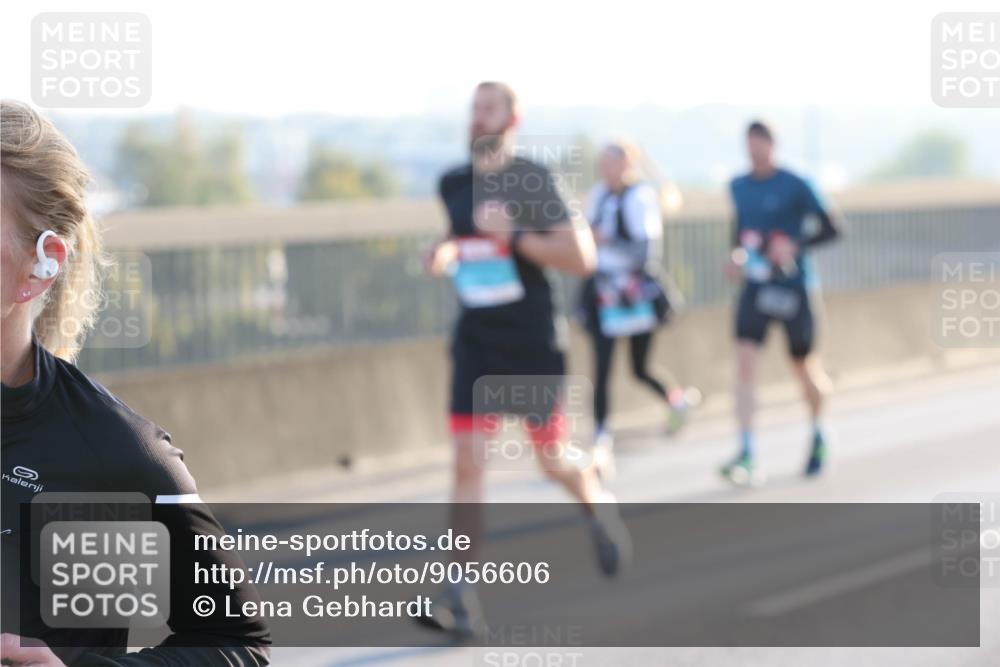 03.10.2025 - Köhlbrandbrückenlauf Lena Gebhardt http://msf.ph/oto/9056606 03.10.2025 09:17:32 Position 1  meine-sportfotos.de