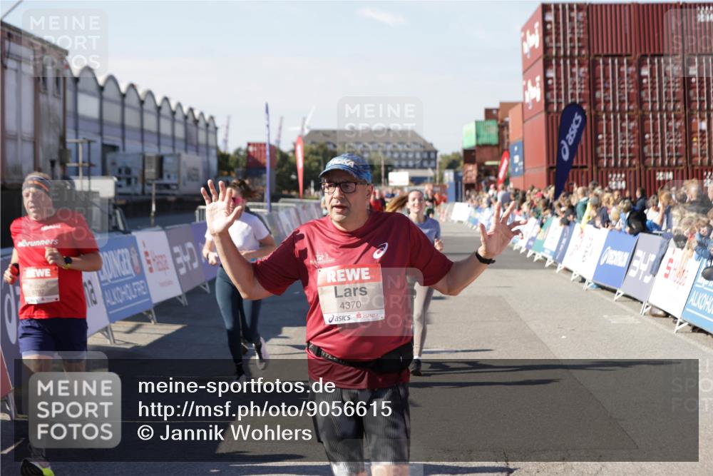 03.10.2025 - Köhlbrandbrückenlauf Jannik Wohlers http://msf.ph/oto/9056615 03.10.2025 13:11:01 Ziel 4352, 4370, 4401, 4506, 4547, 4689, 4862, 4933, 4998, 5103, 5791, 5965, 6274, 6330, 6449, 6450, 6665, 6797 meine-sportfotos.de