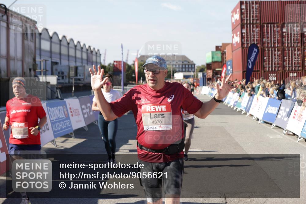 03.10.2025 - Köhlbrandbrückenlauf Jannik Wohlers http://msf.ph/oto/9056621 03.10.2025 13:11:01 Ziel 4352, 4370, 4401, 4506, 4547, 4689, 4862, 4933, 4998, 5103, 5791, 5965, 6274, 6330, 6449, 6450, 6665, 6797 meine-sportfotos.de