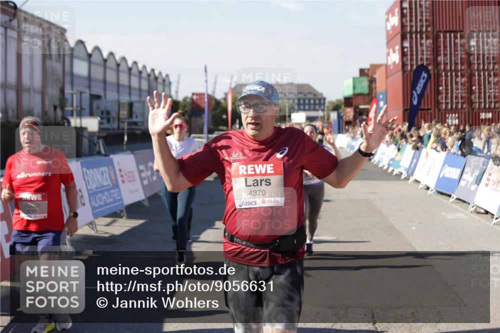 03.10.2025 - Köhlbrandbrückenlauf Jannik Wohlers http://msf.ph/oto/9056631 03.10.2025 13:11:01 Ziel 4352, 4370, 4401, 4506, 4547, 4689, 4862, 4933, 4998, 5103, 5791, 5965, 6274, 6330, 6449, 6450, 6665, 6797 meine-sportfotos.de