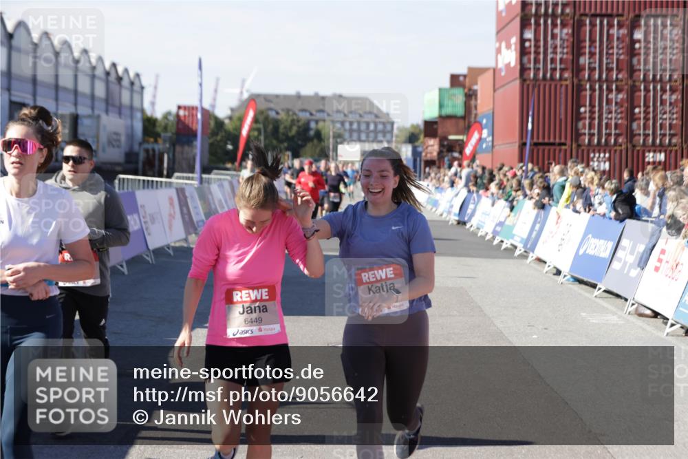 03.10.2025 - Köhlbrandbrückenlauf Jannik Wohlers http://msf.ph/oto/9056642 03.10.2025 13:11:02 Ziel 4352, 4370, 4401, 4506, 4547, 4689, 4862, 4933, 4998, 5103, 5965, 6274, 6330, 6449, 6450, 6665, 6797 meine-sportfotos.de