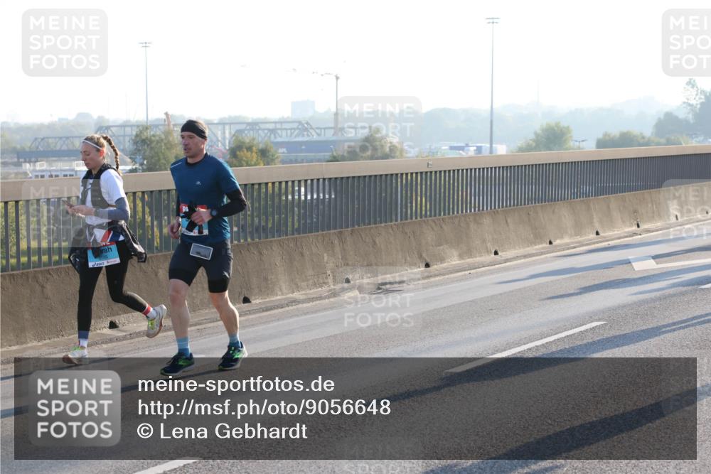 03.10.2025 - Köhlbrandbrückenlauf Lena Gebhardt http://msf.ph/oto/9056648 03.10.2025 09:17:34 Position 1  meine-sportfotos.de
