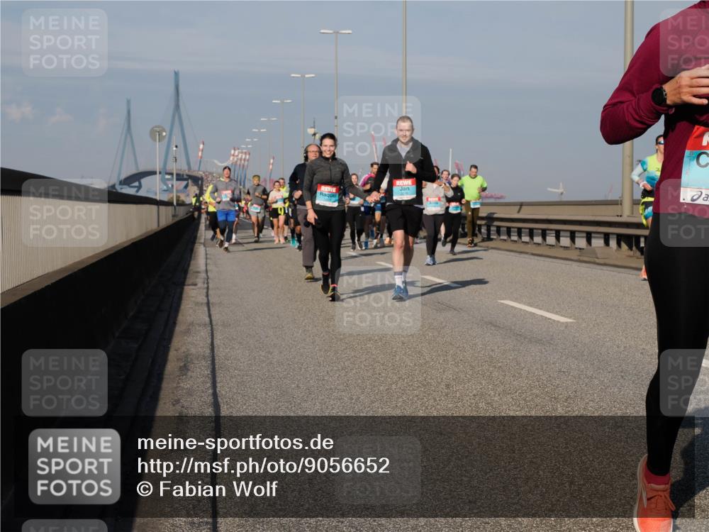 03.10.2025 - Köhlbrandbrückenlauf Fabian Wolf http://msf.ph/oto/9056652 03.10.2025 10:03:34 Position 3  meine-sportfotos.de