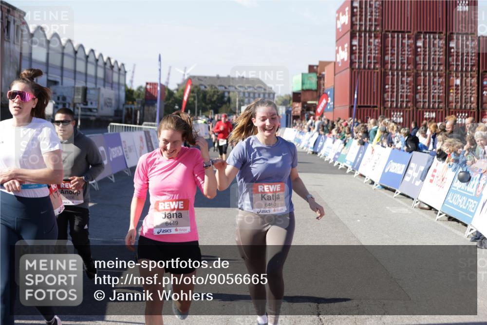 03.10.2025 - Köhlbrandbrückenlauf Jannik Wohlers http://msf.ph/oto/9056665 03.10.2025 13:11:03 Ziel 4352, 4370, 4401, 4506, 4547, 4689, 4862, 4933, 4998, 5103, 5965, 6272, 6274, 6330, 6449, 6450, 6665, 6797 meine-sportfotos.de