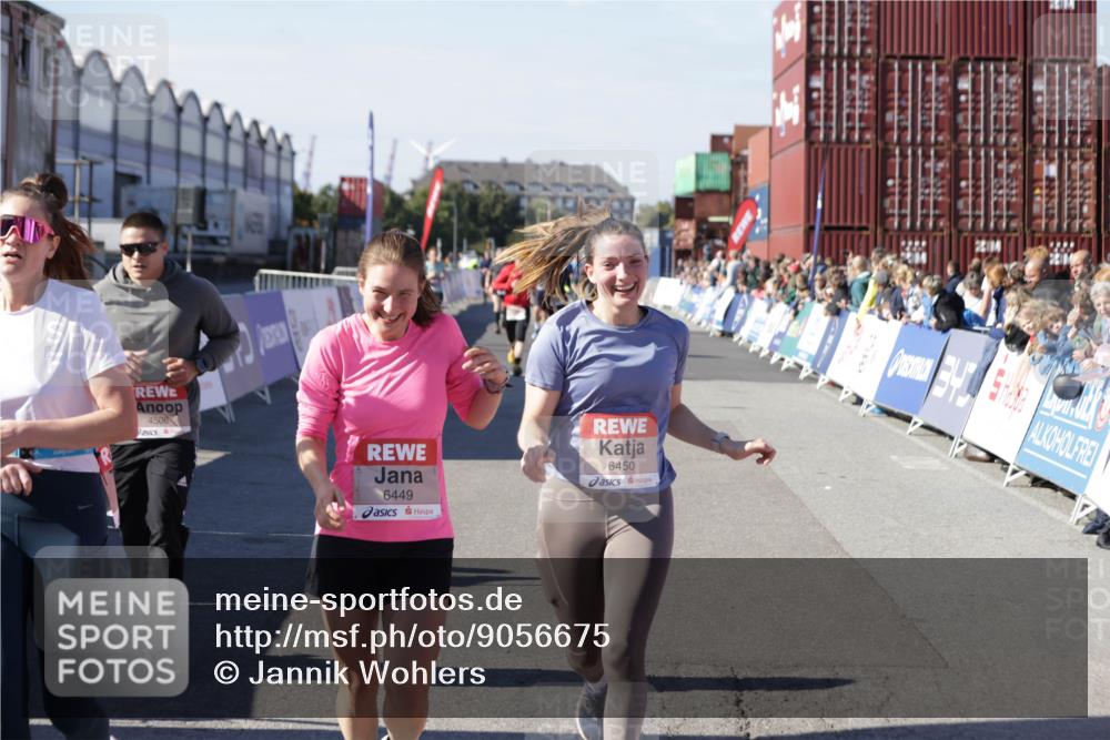 03.10.2025 - Köhlbrandbrückenlauf Jannik Wohlers http://msf.ph/oto/9056675 03.10.2025 13:11:03 Ziel 4352, 4370, 4401, 4506, 4547, 4689, 4862, 4933, 4998, 5103, 5965, 6272, 6274, 6330, 6449, 6450, 6665, 6797 meine-sportfotos.de