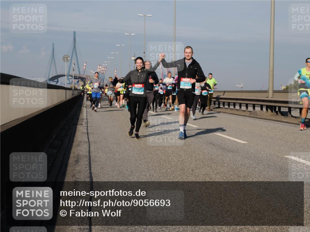 03.10.2025 - Köhlbrandbrückenlauf Fabian Wolf http://msf.ph/oto/9056693 03.10.2025 10:03:35 Position 3 2016 meine-sportfotos.de