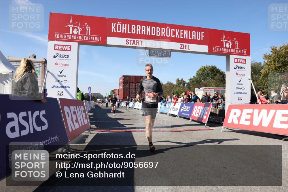 03.10.2025 - Köhlbrandbrückenlauf Lena Gebhardt http://msf.ph/oto/9056697 03.10.2025 13:08:28 Ziel 4195, 4320, 4417, 5804, 6021, 6369, 6534, 6569, 6647 meine-sportfotos.de