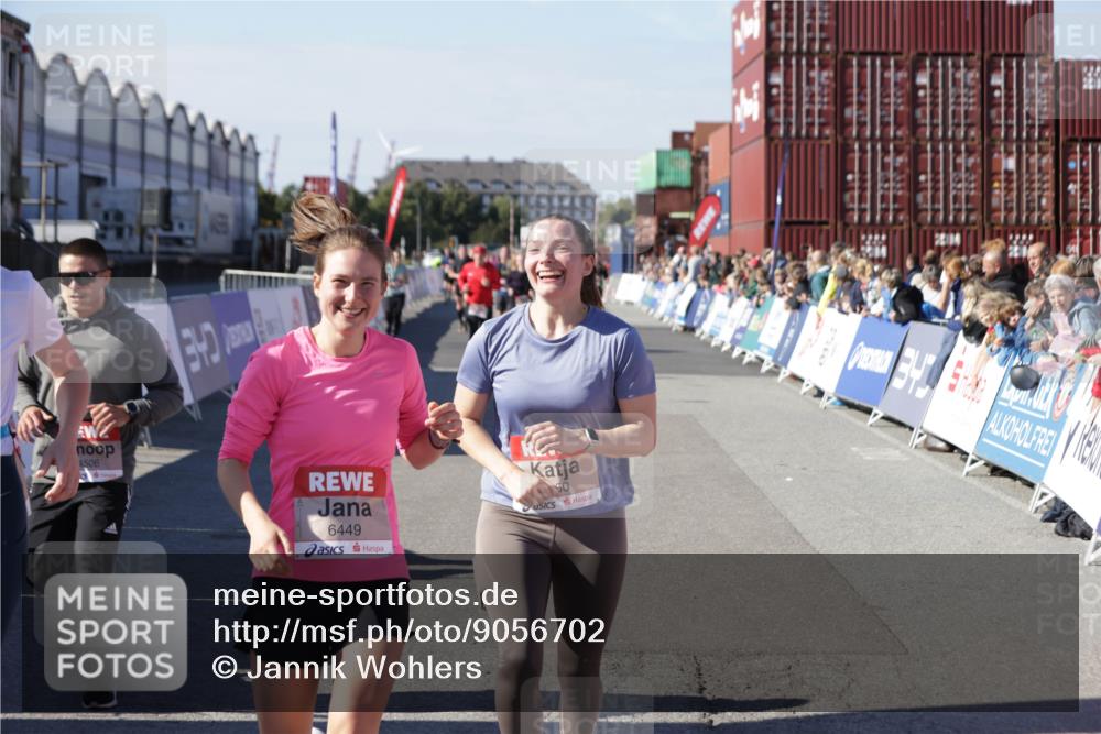03.10.2025 - Köhlbrandbrückenlauf Jannik Wohlers http://msf.ph/oto/9056702 03.10.2025 13:11:03 Ziel 4352, 4370, 4401, 4506, 4547, 4689, 4862, 4933, 4998, 5103, 5965, 6272, 6274, 6330, 6449, 6450, 6665, 6797 meine-sportfotos.de
