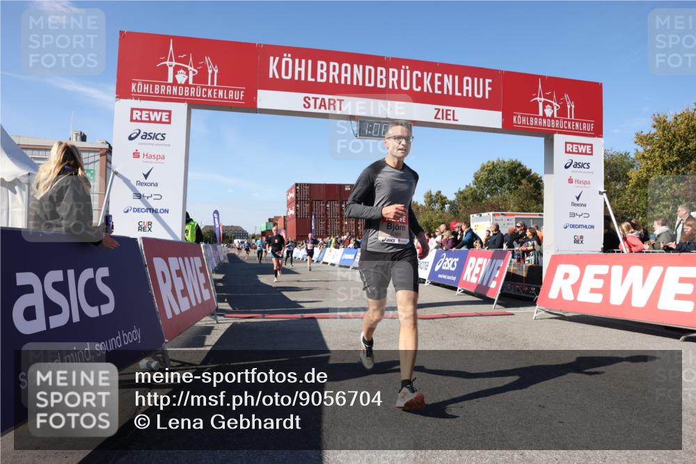 03.10.2025 - Köhlbrandbrückenlauf Lena Gebhardt http://msf.ph/oto/9056704 03.10.2025 13:08:28 Ziel 4195, 4320, 4417, 5804, 6021, 6369, 6534, 6569, 6647 meine-sportfotos.de