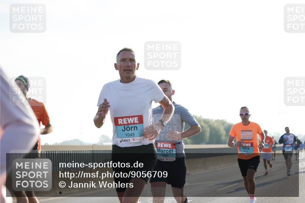 03.10.2025 - Köhlbrandbrückenlauf Jannik Wohlers http://msf.ph/oto/9056709 03.10.2025 09:13:18 Position 3 1048, 1069, 3043 meine-sportfotos.de
