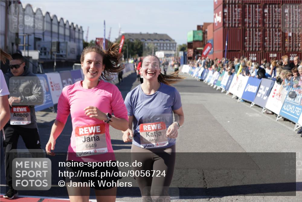 03.10.2025 - Köhlbrandbrückenlauf Jannik Wohlers http://msf.ph/oto/9056724 03.10.2025 13:11:03 Ziel 4352, 4370, 4401, 4506, 4547, 4689, 4862, 4933, 4998, 5103, 5965, 6272, 6274, 6330, 6449, 6450, 6665, 6797 meine-sportfotos.de