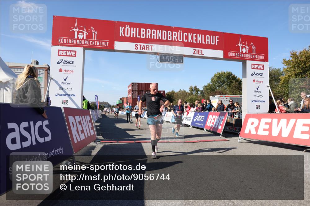03.10.2025 - Köhlbrandbrückenlauf Lena Gebhardt http://msf.ph/oto/9056744 03.10.2025 13:08:32 Ziel 4195, 4320, 4417, 5792, 6369, 6424, 6534, 6647, 6805 meine-sportfotos.de