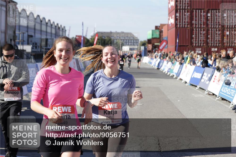 03.10.2025 - Köhlbrandbrückenlauf Jannik Wohlers http://msf.ph/oto/9056751 03.10.2025 13:11:04 Ziel 4370, 4506, 4547, 4689, 4862, 4933, 4998, 5103, 5965, 6272, 6274, 6330, 6449, 6450, 6665, 6797 meine-sportfotos.de