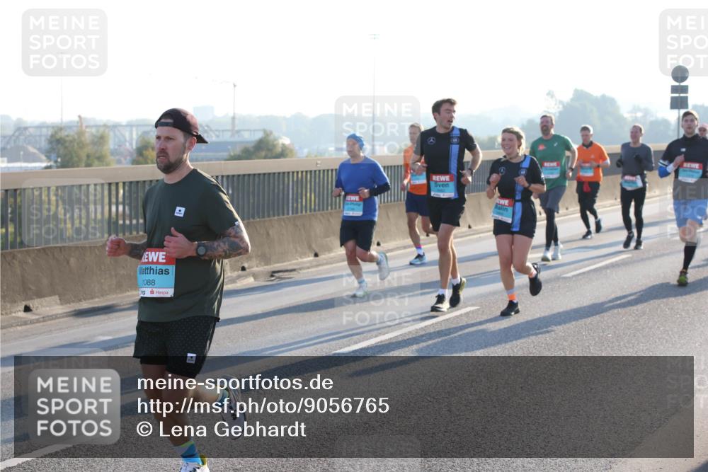 03.10.2025 - Köhlbrandbrückenlauf Lena Gebhardt http://msf.ph/oto/9056765 03.10.2025 09:17:37 Position 1 1088 meine-sportfotos.de