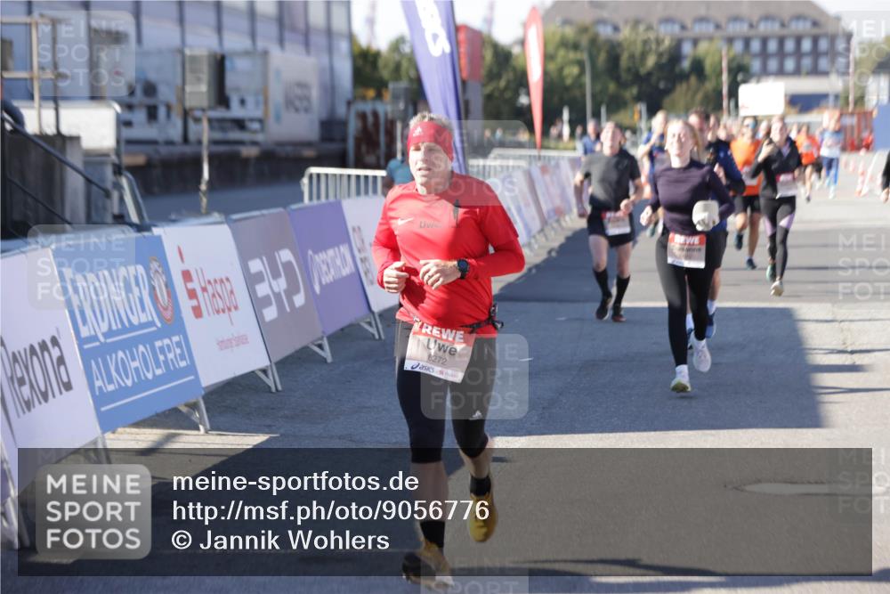 03.10.2025 - Köhlbrandbrückenlauf Jannik Wohlers http://msf.ph/oto/9056776 03.10.2025 13:11:08 Ziel 4135, 4370, 4506, 4521, 4933, 4998, 5103, 5218, 5258, 5965, 6272, 6330, 6449, 6450, 6572, 6751, 6797 meine-sportfotos.de