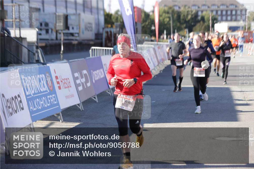 03.10.2025 - Köhlbrandbrückenlauf Jannik Wohlers http://msf.ph/oto/9056788 03.10.2025 13:11:08 Ziel 4135, 4370, 4506, 4521, 4933, 4998, 5103, 5218, 5258, 5965, 6272, 6330, 6449, 6450, 6572, 6751, 6797 meine-sportfotos.de