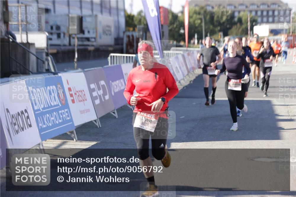 03.10.2025 - Köhlbrandbrückenlauf Jannik Wohlers http://msf.ph/oto/9056792 03.10.2025 13:11:08 Ziel 4135, 4370, 4506, 4521, 4933, 4998, 5103, 5218, 5258, 5965, 6272, 6330, 6449, 6450, 6572, 6751, 6797 meine-sportfotos.de