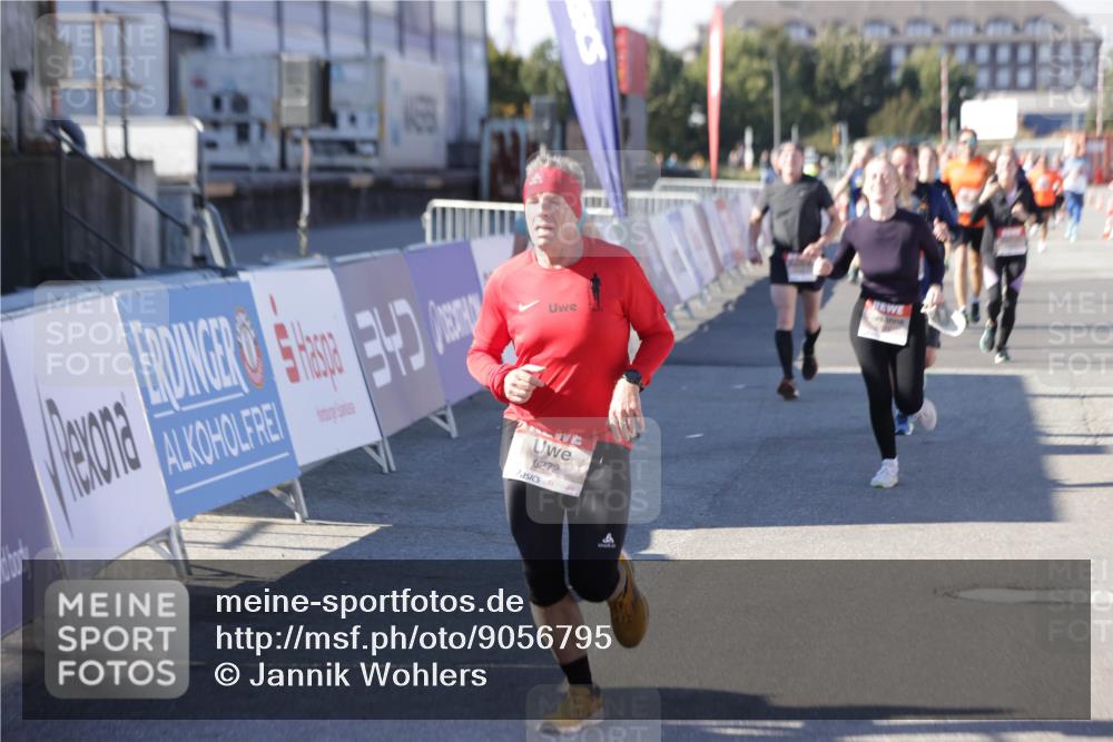 03.10.2025 - Köhlbrandbrückenlauf Jannik Wohlers http://msf.ph/oto/9056795 03.10.2025 13:11:08 Ziel 4135, 4370, 4506, 4521, 4933, 4998, 5103, 5218, 5258, 5965, 6272, 6330, 6449, 6450, 6572, 6751, 6797 meine-sportfotos.de