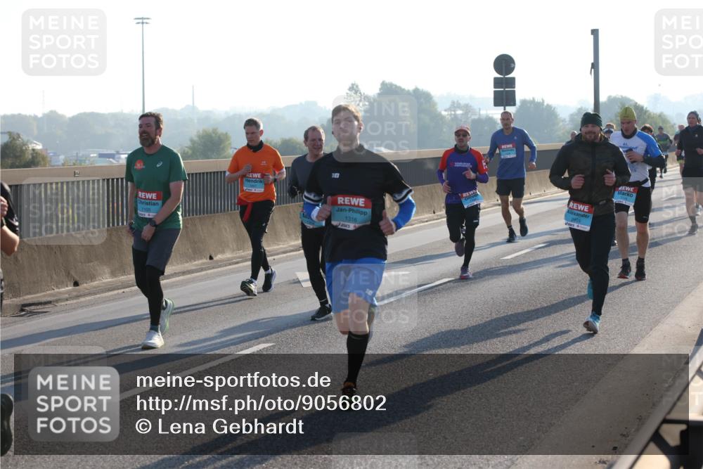 03.10.2025 - Köhlbrandbrückenlauf Lena Gebhardt http://msf.ph/oto/9056802 03.10.2025 09:17:38 Position 1  meine-sportfotos.de