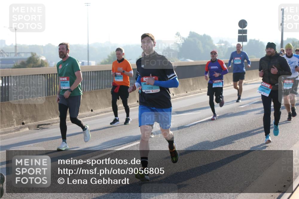 03.10.2025 - Köhlbrandbrückenlauf Lena Gebhardt http://msf.ph/oto/9056805 03.10.2025 09:17:39 Position 1  meine-sportfotos.de
