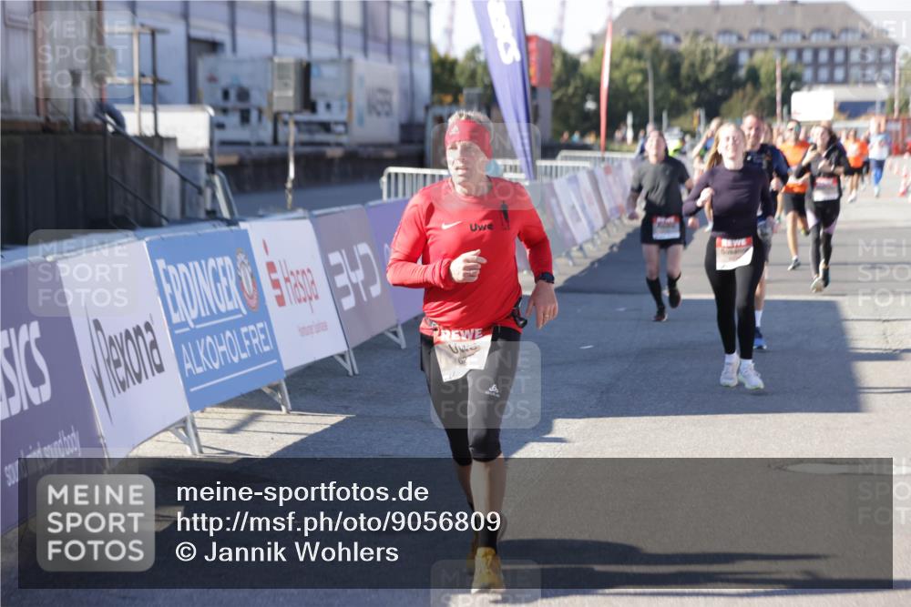 03.10.2025 - Köhlbrandbrückenlauf Jannik Wohlers http://msf.ph/oto/9056809 03.10.2025 13:11:09 Ziel 4135, 4370, 4506, 4521, 5218, 5258, 6272, 6330, 6449, 6450, 6572, 6727, 6751, 6797 meine-sportfotos.de
