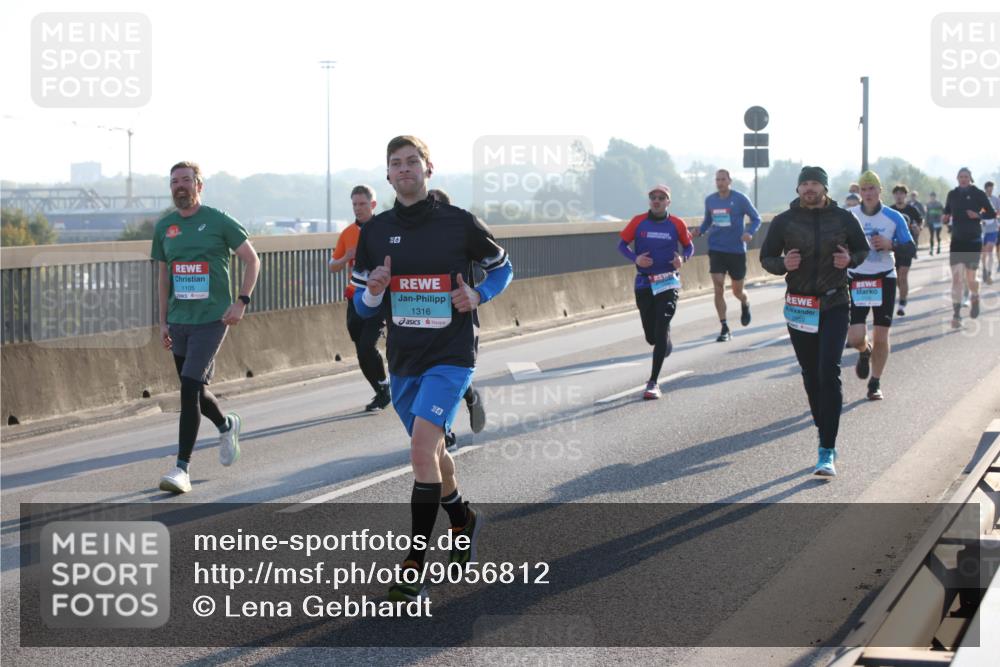 03.10.2025 - Köhlbrandbrückenlauf Lena Gebhardt http://msf.ph/oto/9056812 03.10.2025 09:17:39 Position 1 1105, 26, 1316 meine-sportfotos.de