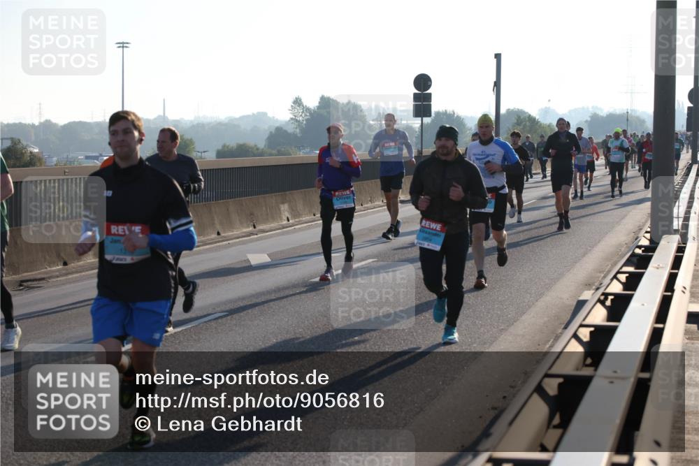03.10.2025 - Köhlbrandbrückenlauf Lena Gebhardt http://msf.ph/oto/9056816 03.10.2025 09:17:39 Position 1  meine-sportfotos.de