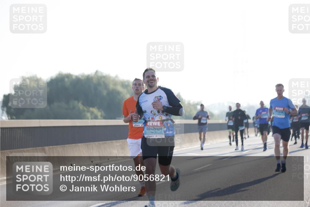 03.10.2025 - Köhlbrandbrückenlauf Jannik Wohlers http://msf.ph/oto/9056821 03.10.2025 09:13:21 Position 3 423, 2879 meine-sportfotos.de