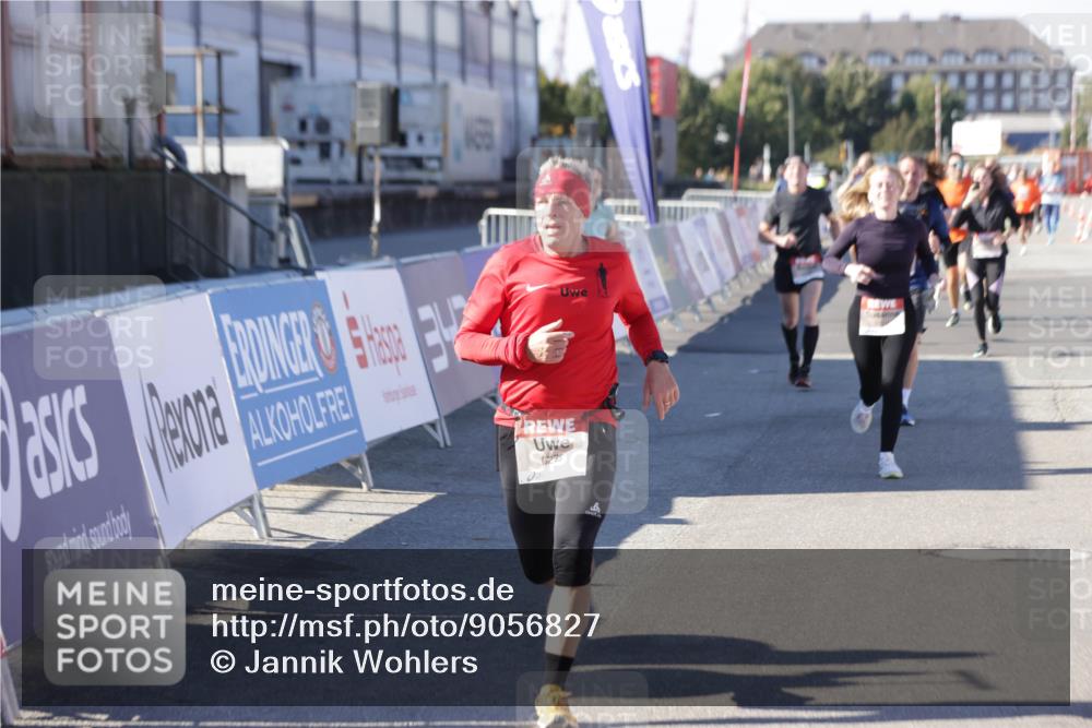03.10.2025 - Köhlbrandbrückenlauf Jannik Wohlers http://msf.ph/oto/9056827 03.10.2025 13:11:09 Ziel 4135, 4370, 4506, 4521, 5218, 5258, 6272, 6330, 6449, 6450, 6572, 6727, 6751, 6797 meine-sportfotos.de