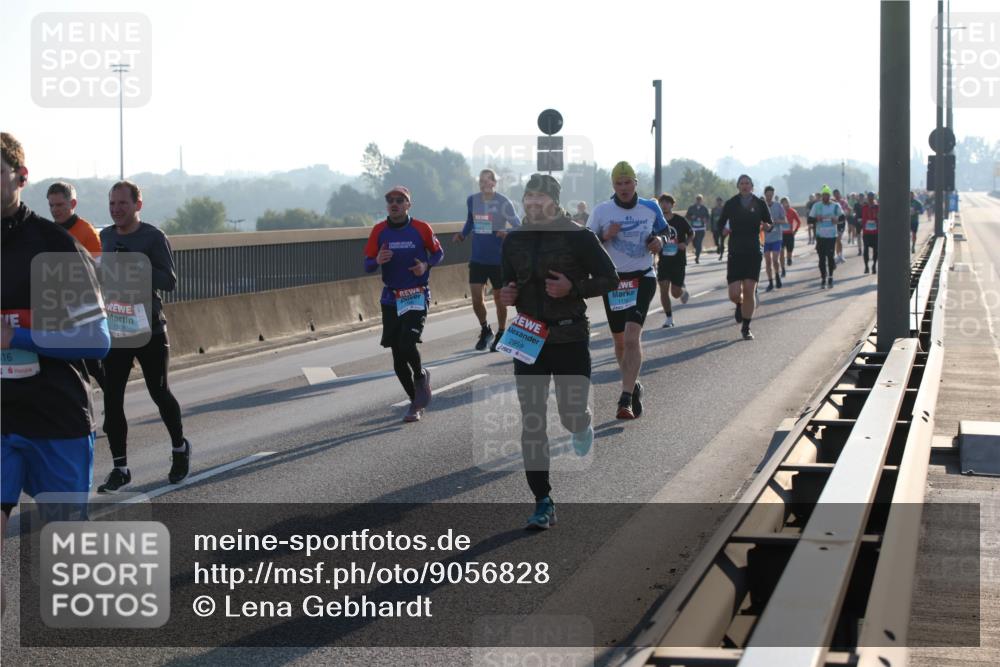 03.10.2025 - Köhlbrandbrückenlauf Lena Gebhardt http://msf.ph/oto/9056828 03.10.2025 09:17:39 Position 1 1308, 16, 5, 2959, 1116 meine-sportfotos.de
