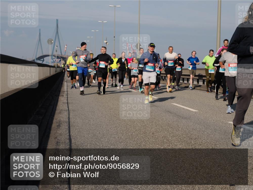 03.10.2025 - Köhlbrandbrückenlauf Fabian Wolf http://msf.ph/oto/9056829 03.10.2025 10:03:39 Position 3 2456 meine-sportfotos.de