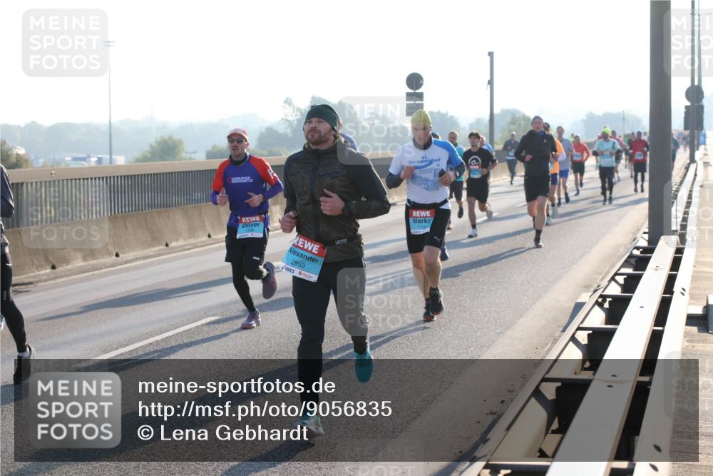 03.10.2025 - Köhlbrandbrückenlauf Lena Gebhardt http://msf.ph/oto/9056835 03.10.2025 09:17:40 Position 1 2959, 1116 meine-sportfotos.de