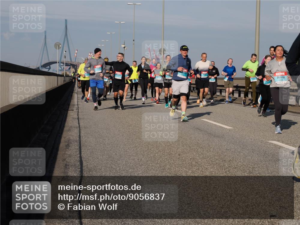 03.10.2025 - Köhlbrandbrückenlauf Fabian Wolf http://msf.ph/oto/9056837 03.10.2025 10:03:40 Position 3 2456 meine-sportfotos.de