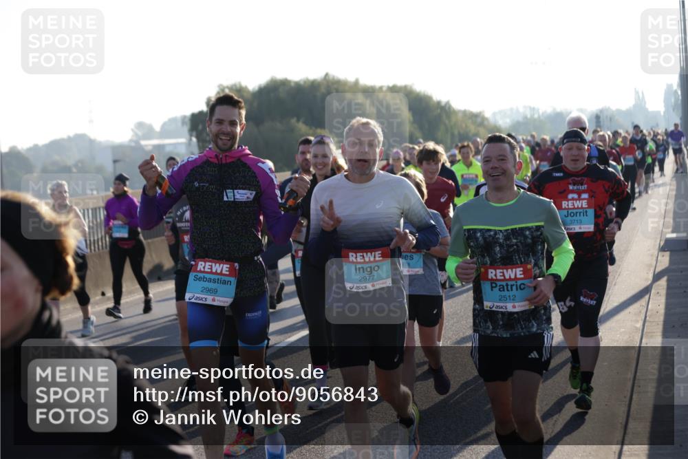 03.10.2025 - Köhlbrandbrückenlauf Jannik Wohlers http://msf.ph/oto/9056843 03.10.2025 09:21:04 Position 3 2969, 2977, 978, 3, 3713, 2512, 84, 3 meine-sportfotos.de
