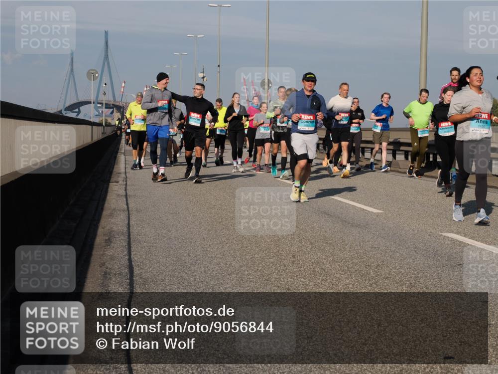 03.10.2025 - Köhlbrandbrückenlauf Fabian Wolf http://msf.ph/oto/9056844 03.10.2025 10:03:40 Position 3 2456 meine-sportfotos.de